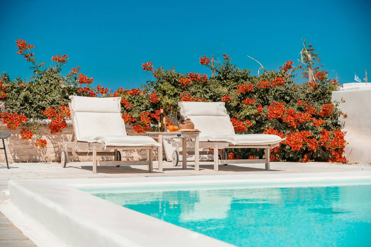 Functional pool patio furniture design ideas with modular seating and integrated side tables